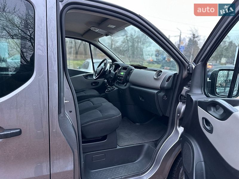 Грузопассажирский фургон Renault Trafic 2018 в Ровно
