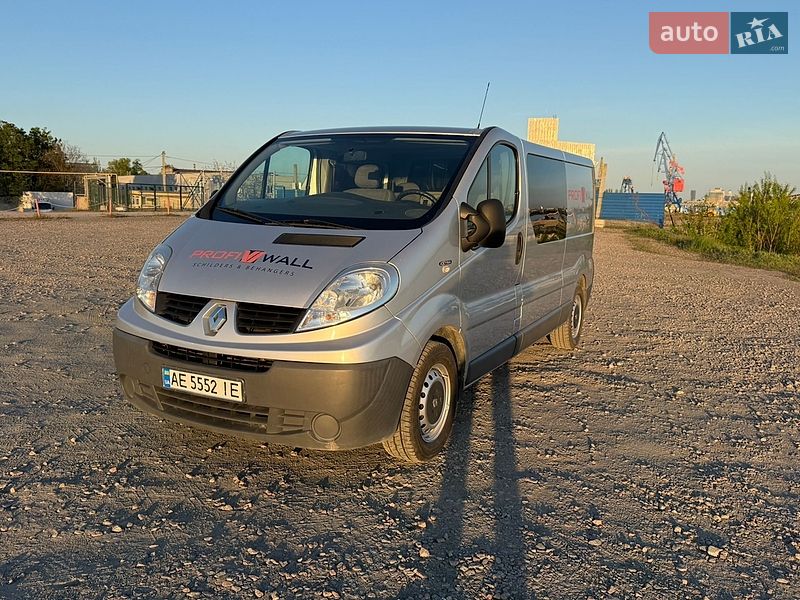 Вантажопасажирський фургон Renault Trafic 2012 в Дніпрі