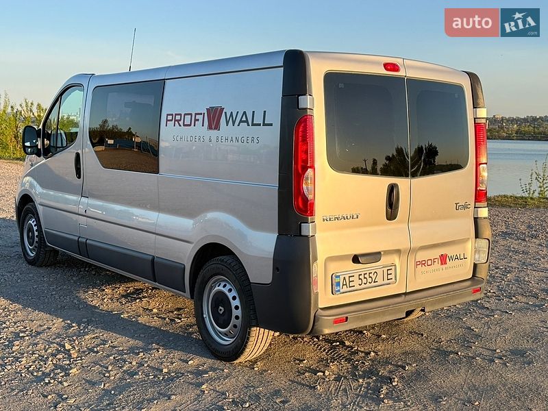 Вантажопасажирський фургон Renault Trafic 2012 в Дніпрі