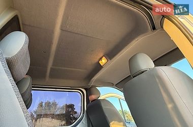 Вантажопасажирський фургон Renault Trafic 2012 в Дніпрі