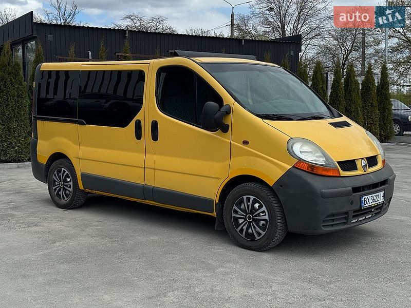Минивэн Renault Trafic 2003 в Каменец-Подольском