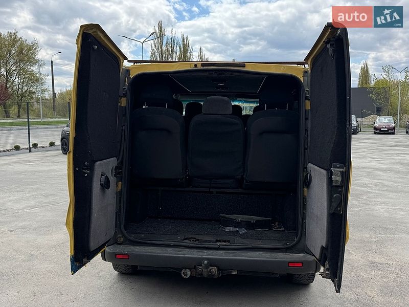 Минивэн Renault Trafic 2003 в Каменец-Подольском