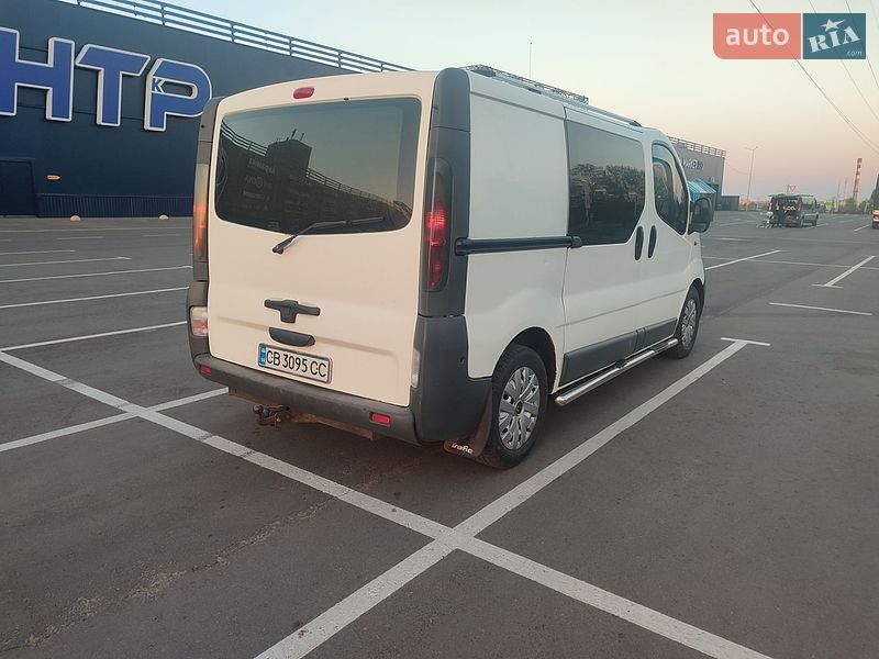 Грузовой фургон Renault Trafic 2004 в Чернигове