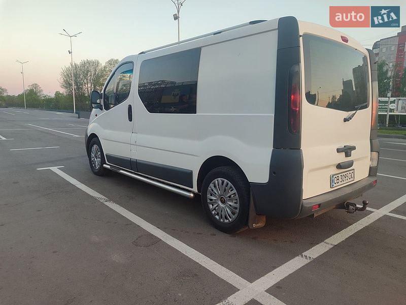 Грузовой фургон Renault Trafic 2004 в Чернигове