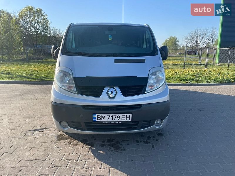 Мінівен Renault Trafic 2011 в Конотопі