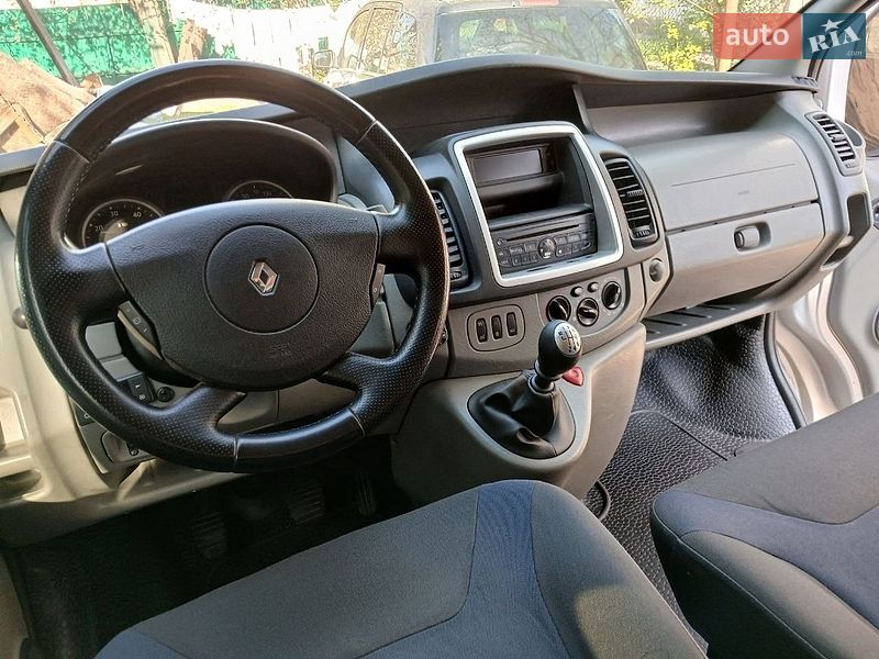Мінівен Renault Trafic 2011 в Конотопі