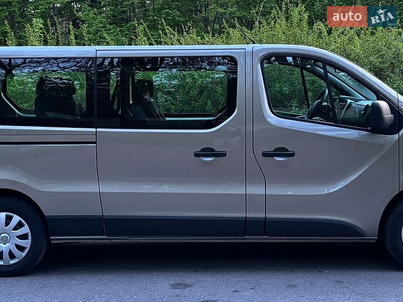 Минивэн Renault Trafic 2015 в Луцке