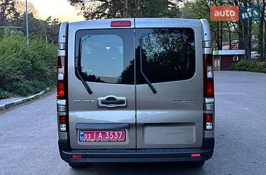 Минивэн Renault Trafic 2015 в Луцке