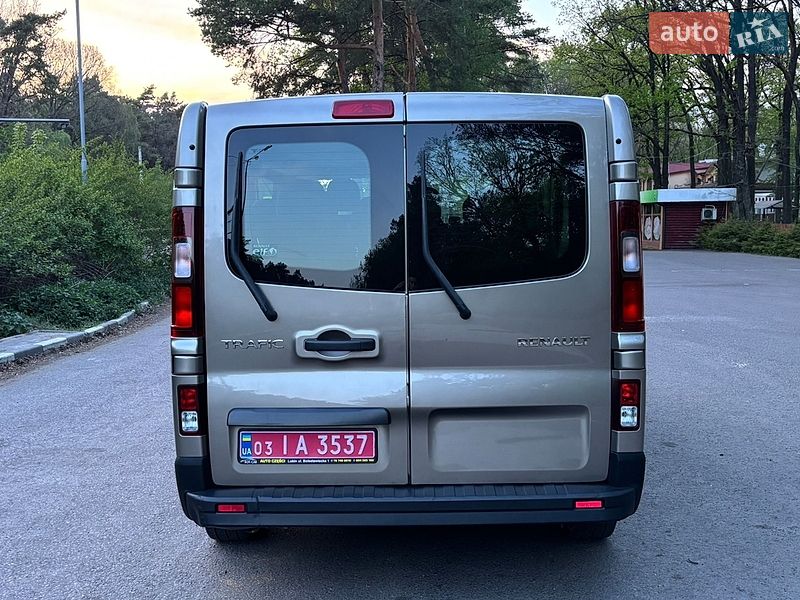 Минивэн Renault Trafic 2015 в Луцке