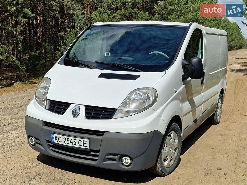 Грузовой фургон Renault Trafic 2009 в Старой Выжевке