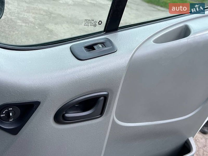 Минивэн Renault Trafic 2008 в Желтых Водах