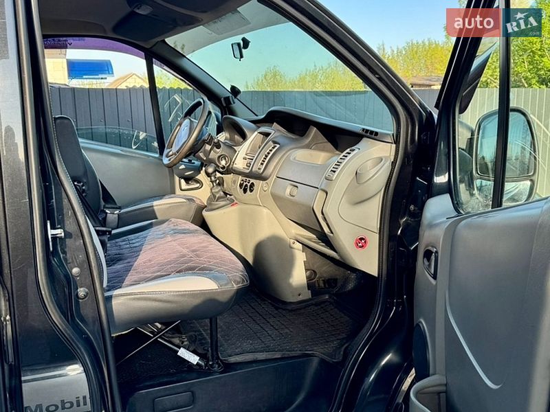 Микроавтобус Renault Trafic 2011 в Ровно