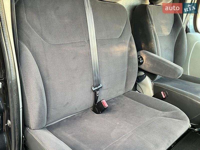 Грузовой фургон Renault Trafic 2012 в Бродах