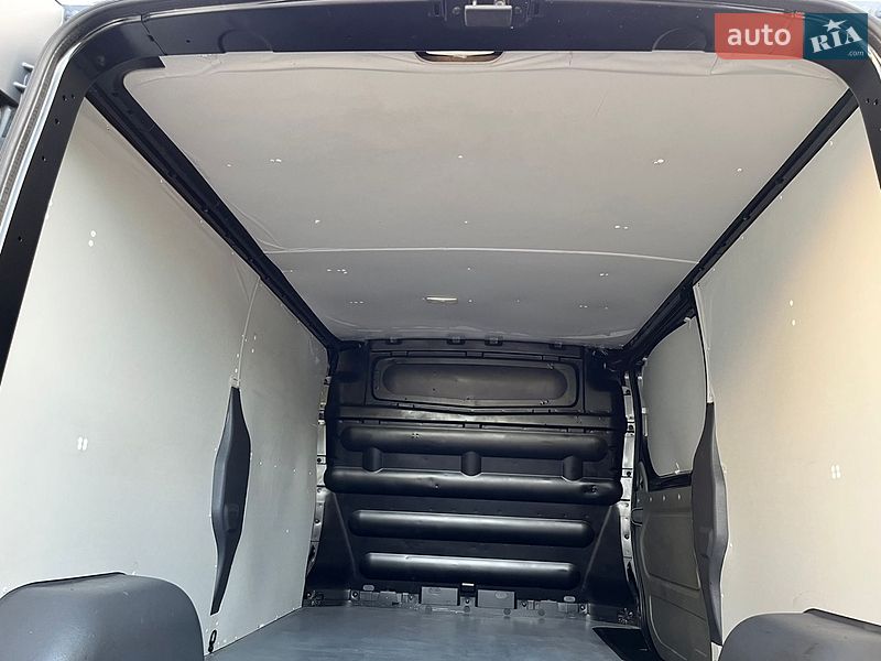 Грузовой фургон Renault Trafic 2012 в Бродах
