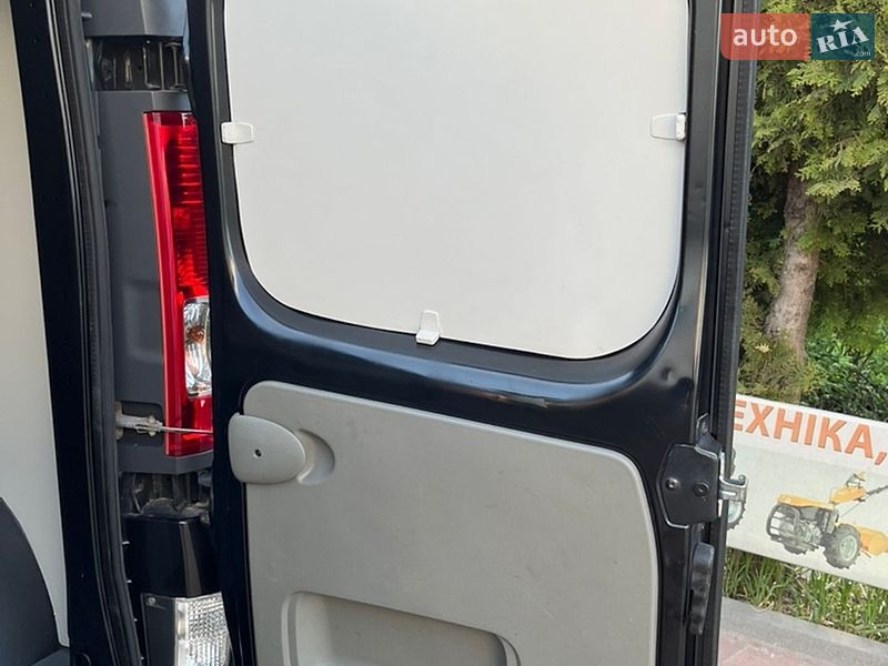 Грузовой фургон Renault Trafic 2012 в Бродах