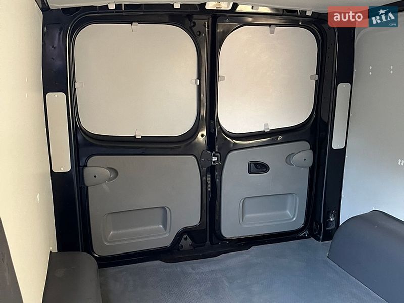 Грузовой фургон Renault Trafic 2012 в Бродах