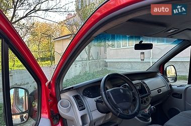 Грузопассажирский фургон Renault Trafic 2006 в Каменец-Подольском