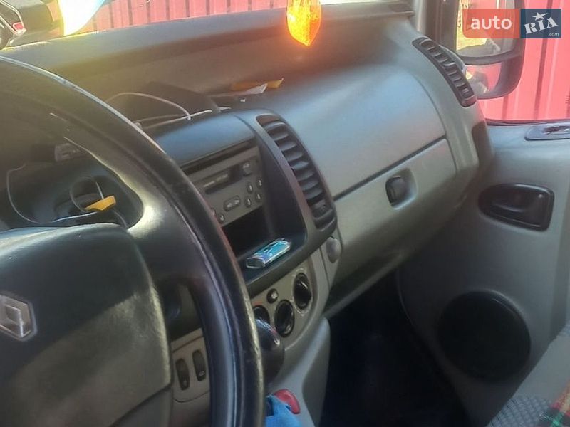 Мінівен Renault Trafic 2004 в Овручі фото 23 Мінівен Renault Trafic 2004 в Овручі