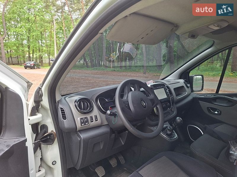 Грузопассажирский фургон Renault Trafic 2017 в Житомире