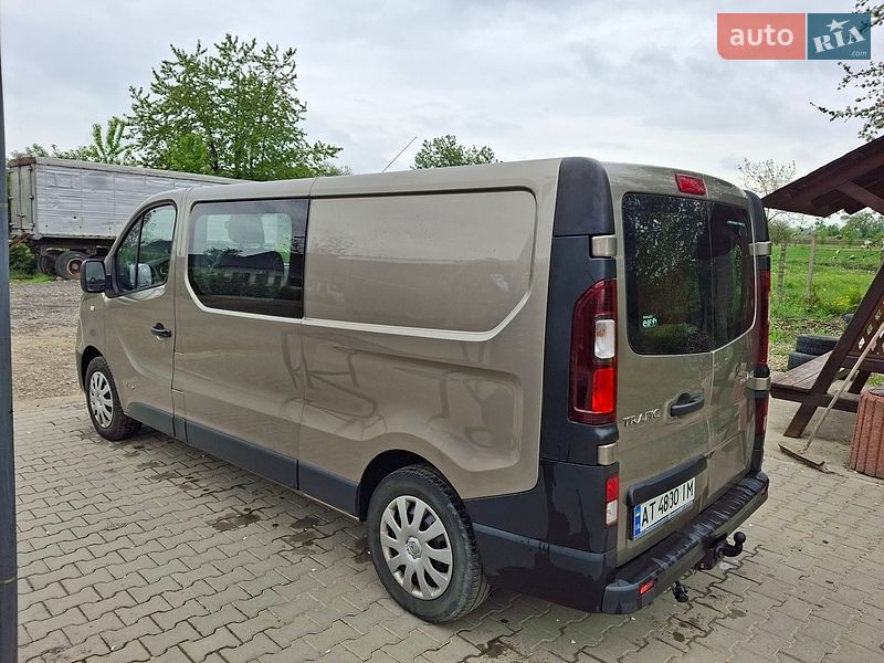 Грузопассажирский фургон Renault Trafic 2016 в Снятине