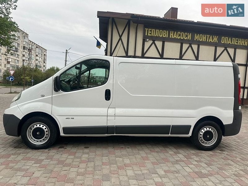 Вантажний фургон Renault Trafic 2014 в Рівному