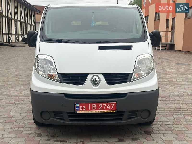 Вантажний фургон Renault Trafic 2014 в Рівному