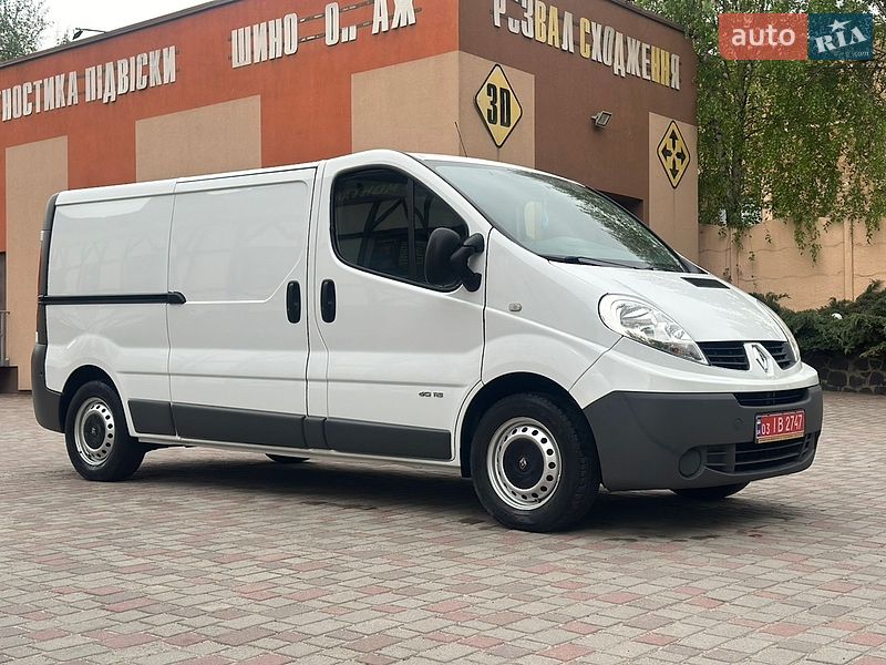 Вантажний фургон Renault Trafic 2014 в Рівному