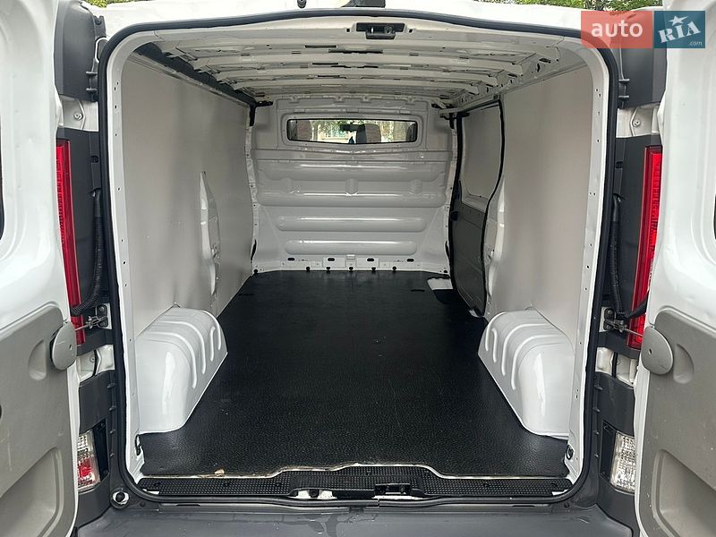 Вантажний фургон Renault Trafic 2014 в Рівному