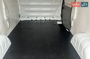 Вантажний фургон Renault Trafic 2014 в Рівному