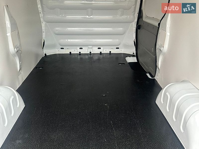 Вантажний фургон Renault Trafic 2014 в Рівному
