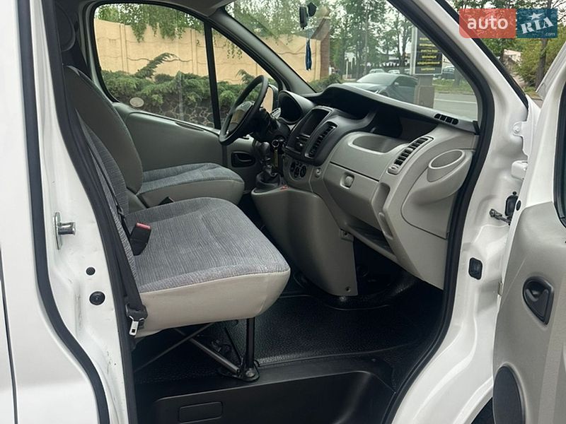 Вантажний фургон Renault Trafic 2014 в Рівному