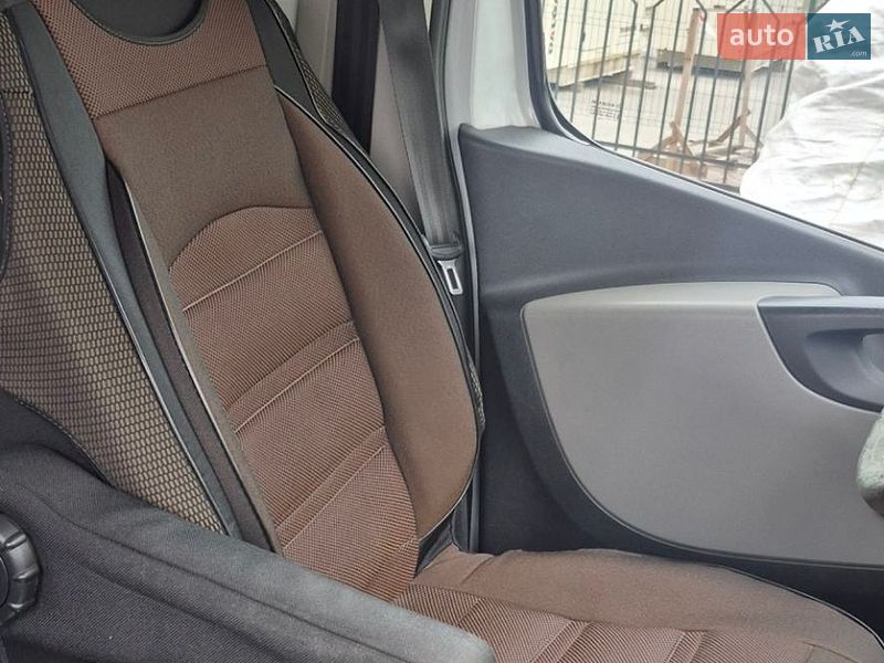 Грузовой фургон Renault Trafic 2017 в Киеве
