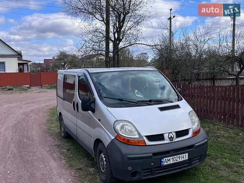 Мінівен Renault Trafic 2004 в Овручі фото 3 Мінівен Renault Trafic 2004 в Овручі