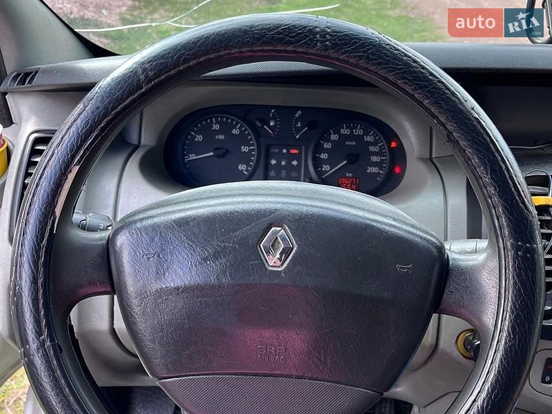 Мінівен Renault Trafic 2004 в Овручі фото 15 Мінівен Renault Trafic 2004 в Овручі