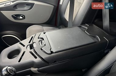 Мінівен Renault Trafic 2016 в Умані