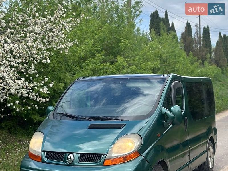 Мінівен Renault Trafic 2005 в Шумську