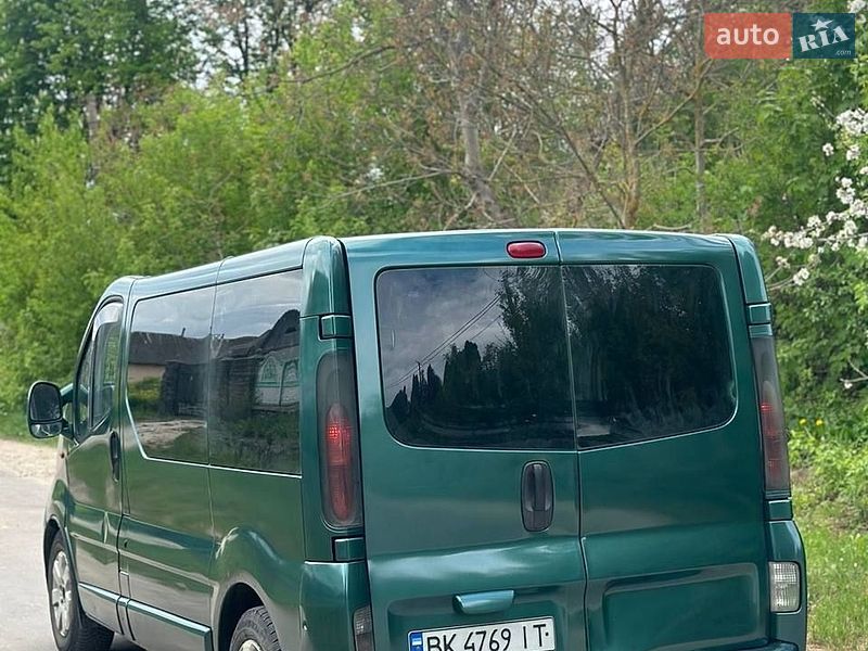 Мінівен Renault Trafic 2005 в Шумську