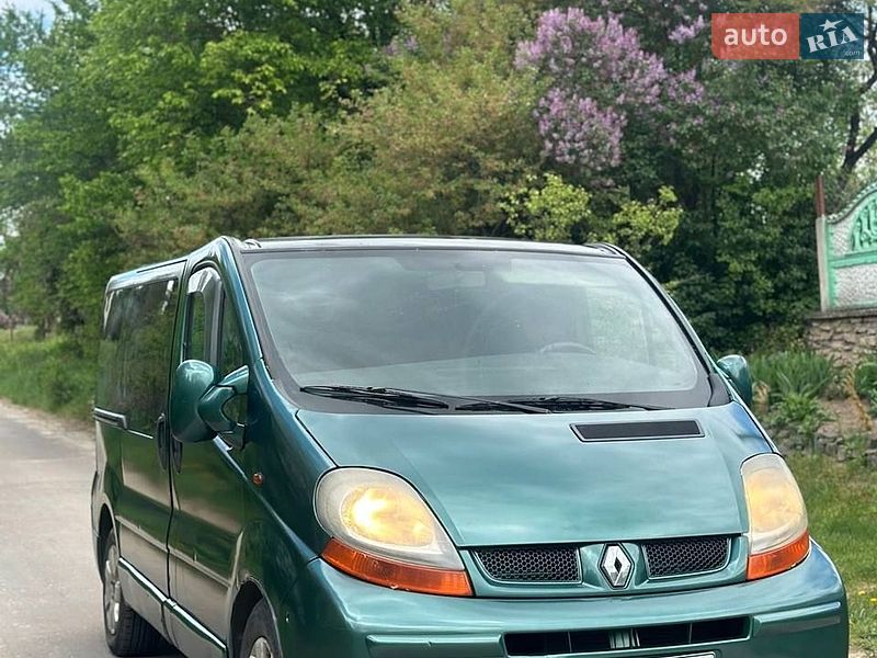 Мінівен Renault Trafic 2005 в Шумську