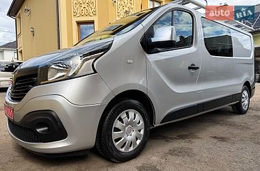 Грузопассажирский фургон Renault Trafic 2017 в Львове