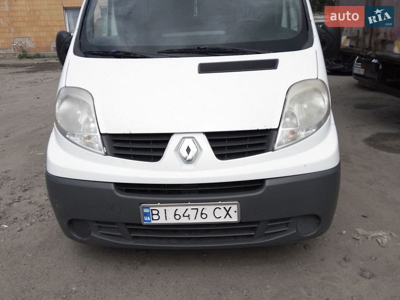 Вантажний фургон Renault Trafic 2008 в Полтаві