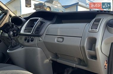 Вантажопасажирський фургон Renault Trafic 2012 в Вінниці