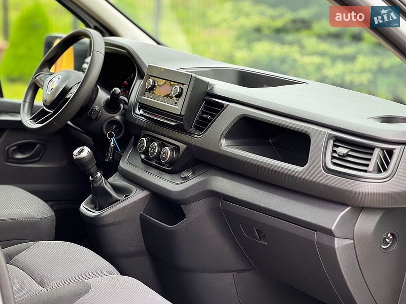 Вантажний фургон Renault Trafic 2023 в Дрогобичі