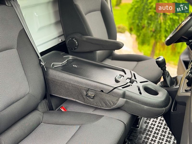 Вантажний фургон Renault Trafic 2023 в Дрогобичі