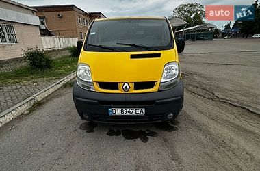 Вантажний фургон Renault Trafic 2005 в Полтаві