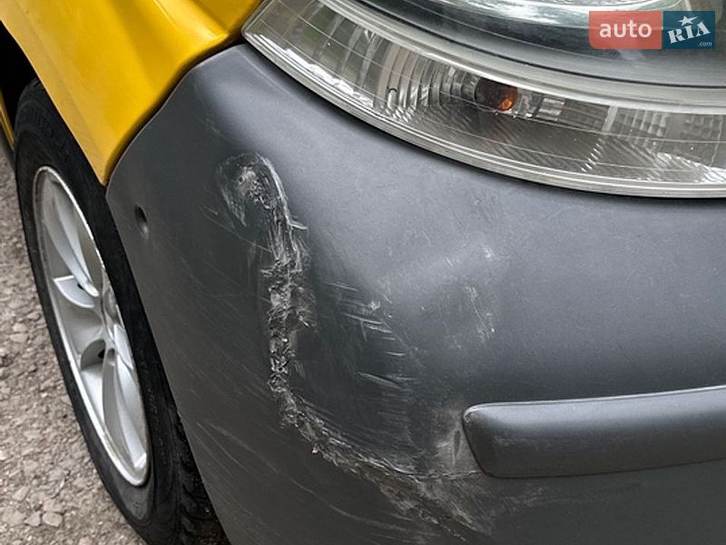 Вантажний фургон Renault Trafic 2005 в Полтаві