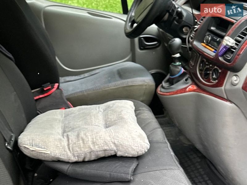 Вантажний фургон Renault Trafic 2005 в Полтаві