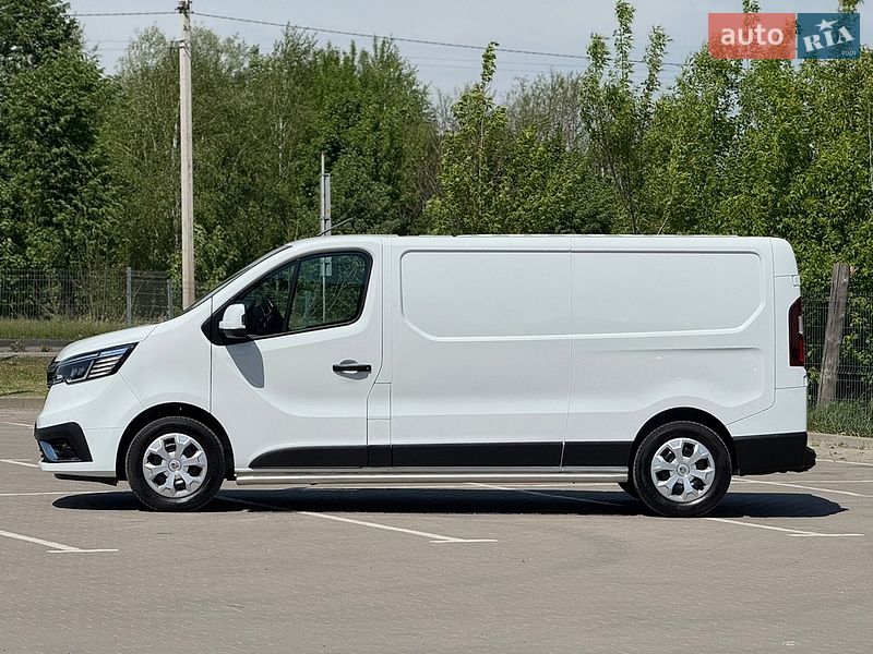 Вантажний фургон Renault Trafic 2022 в Дубні