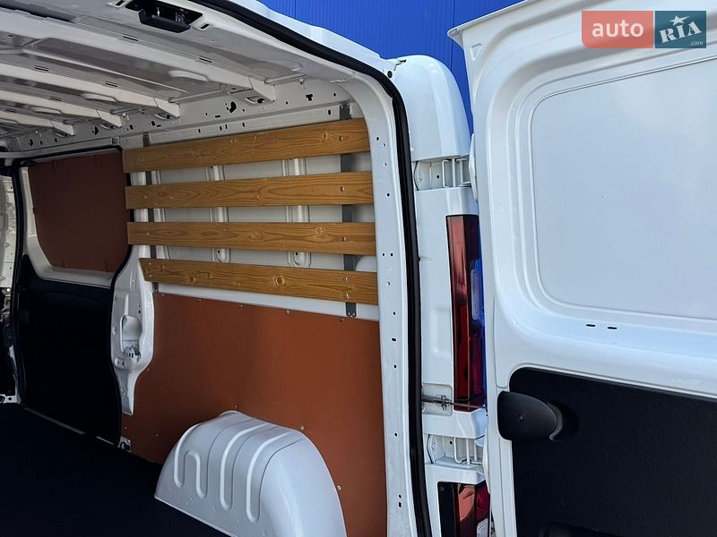 Вантажний фургон Renault Trafic 2022 в Дубні