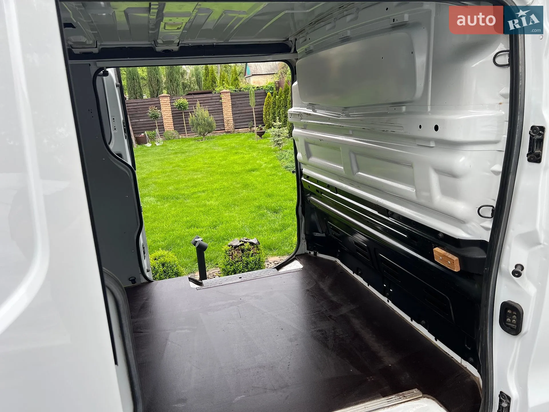 Renault Trafic 2018 VIN VF1FL000561283207 фото оголошення 16 з 45