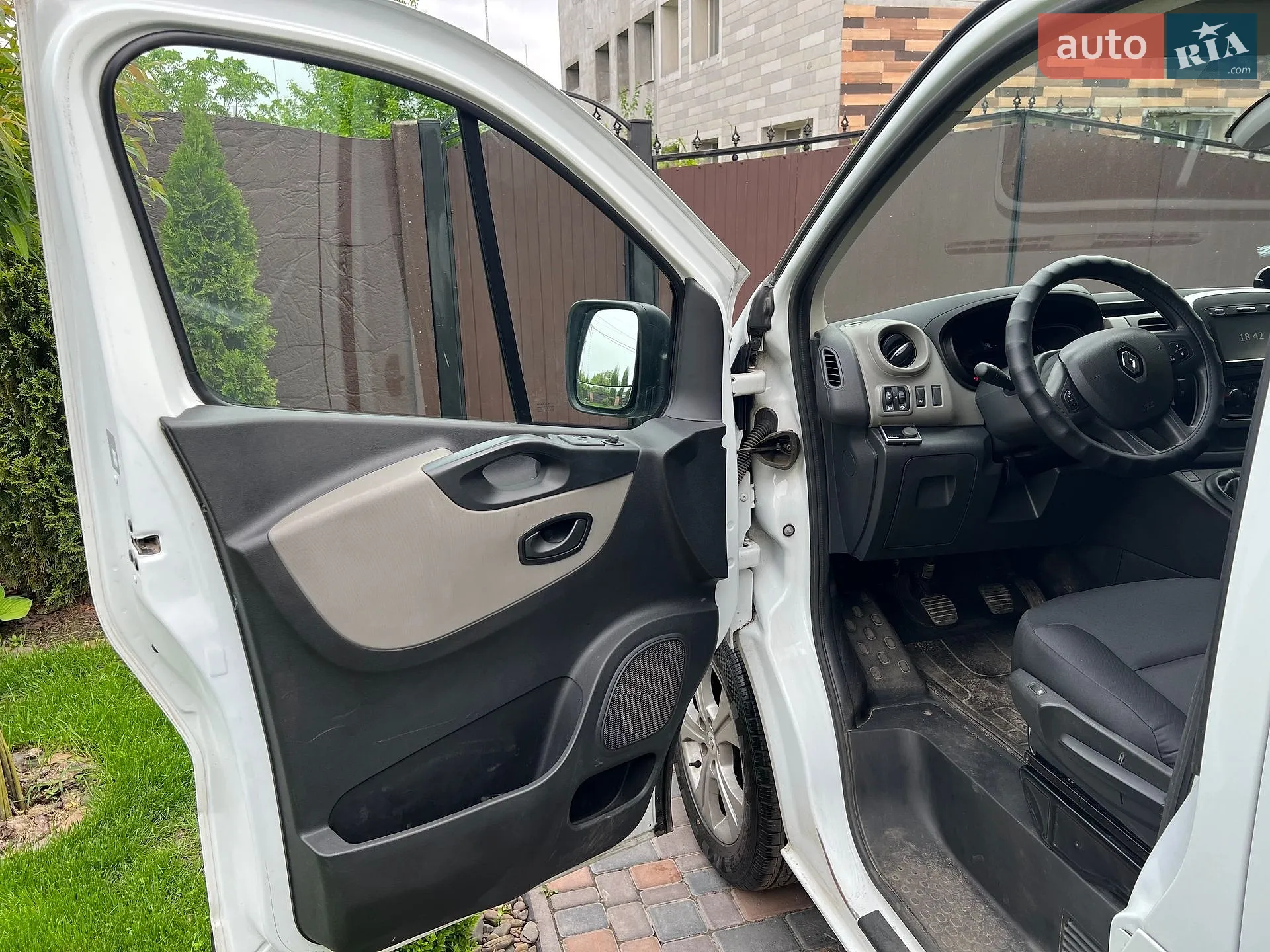 Renault Trafic 2018 VIN VF1FL000561283207 фото оголошення 19 з 45